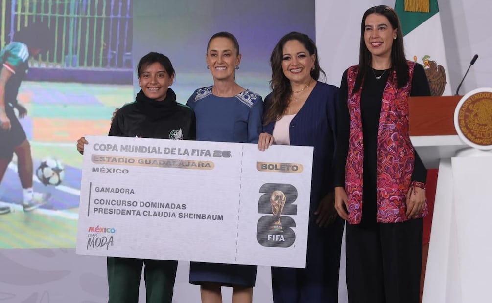 En Palacio Nacional presentan a las Jóvenes ganadoras de los boletos del Mundial 2026 (29/05/2026). Foto: Gabriel Pano / EL UNIVERSAL