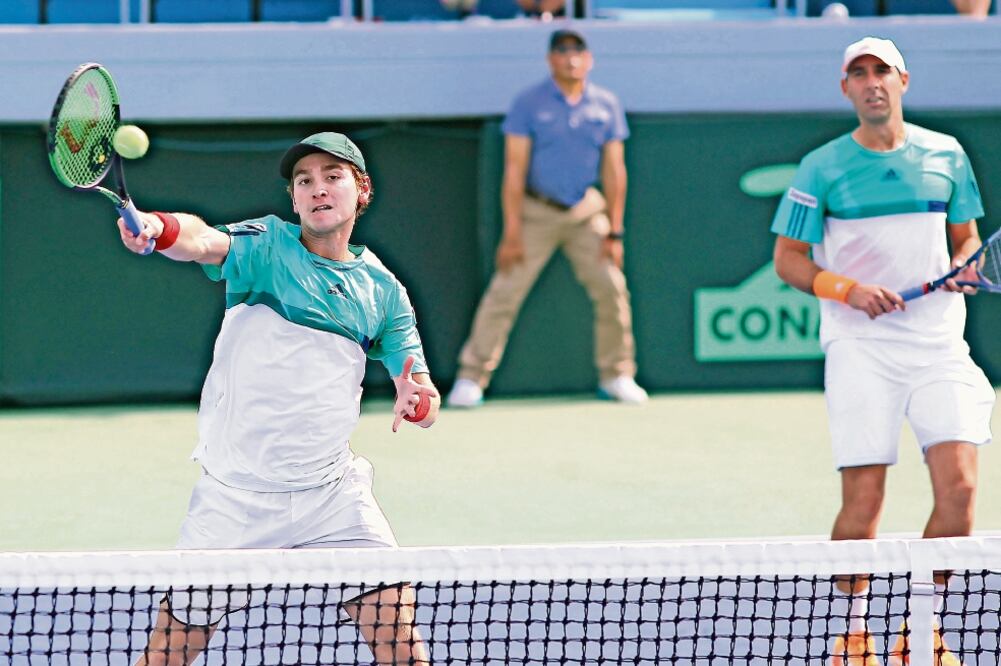 Luis Patiño y Santiago González aseguraron la permanencia en el Grupo II. (JORGE BARAJAS. IMAGO7)