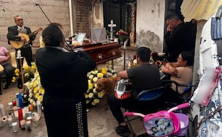 Velan a César Aristeo, quien falleció tras ser embestido por camión de la Guardia Nacional en Ecatepec; su acompañante está hospitalizada