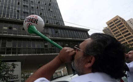 Taxistas bloquean centro de Sao Paulo contra Uber