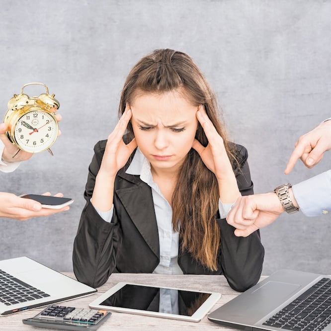 De acuerdo con la encuesta de Willis Towers Watson, las mujeres padecen más estrés que los hombres, principalmente por el tema financiero. ESPECIAL