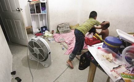  Rescatan a tres niños encerrados por sus padres
