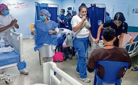 "La ayuda sobra, falta organización"; médicos alertan que el desorden frena la atención a las víctimas 
