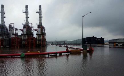 Interrumpe operaciones refinería de Salina Cruz tras tormenta "Calvin"