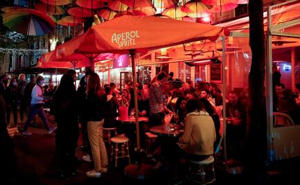 París, en alerta máxima por rebrote de Covid-19, cierra sus bares