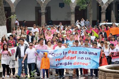 Caminata en silencio contra la violencia y los feminicidios