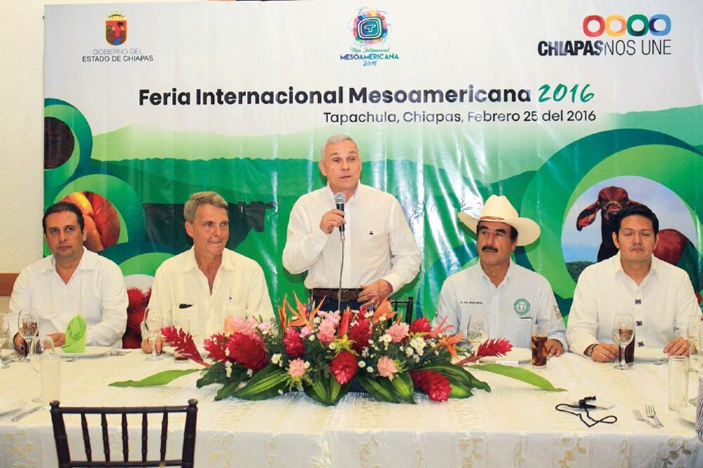 El ex priísta Aguilar Bodegas (centro) hizo transferencias millonarias que no están registradas en sus declaraciones patrimoniales, según el fiscal Anticorrupción (ARCHIVO EL UNIVERSAL)