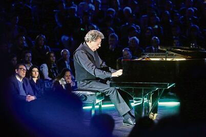 La tradición huichol renace en manos de Phillip Glass