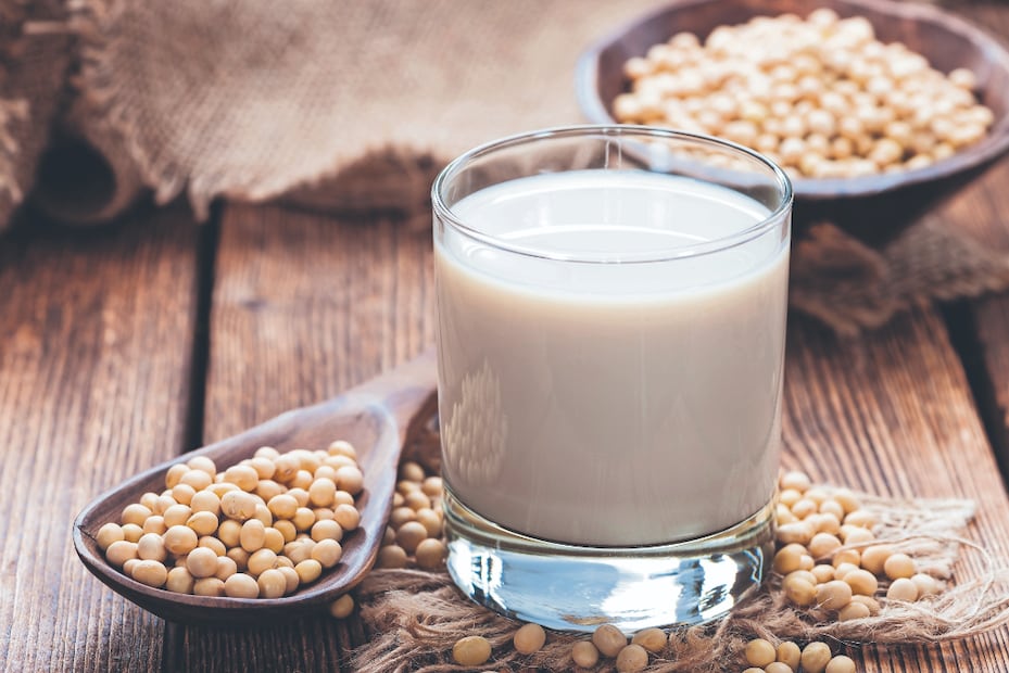 La bebida de soya es una de las más comunes en el mercado. Foto: istockphoto