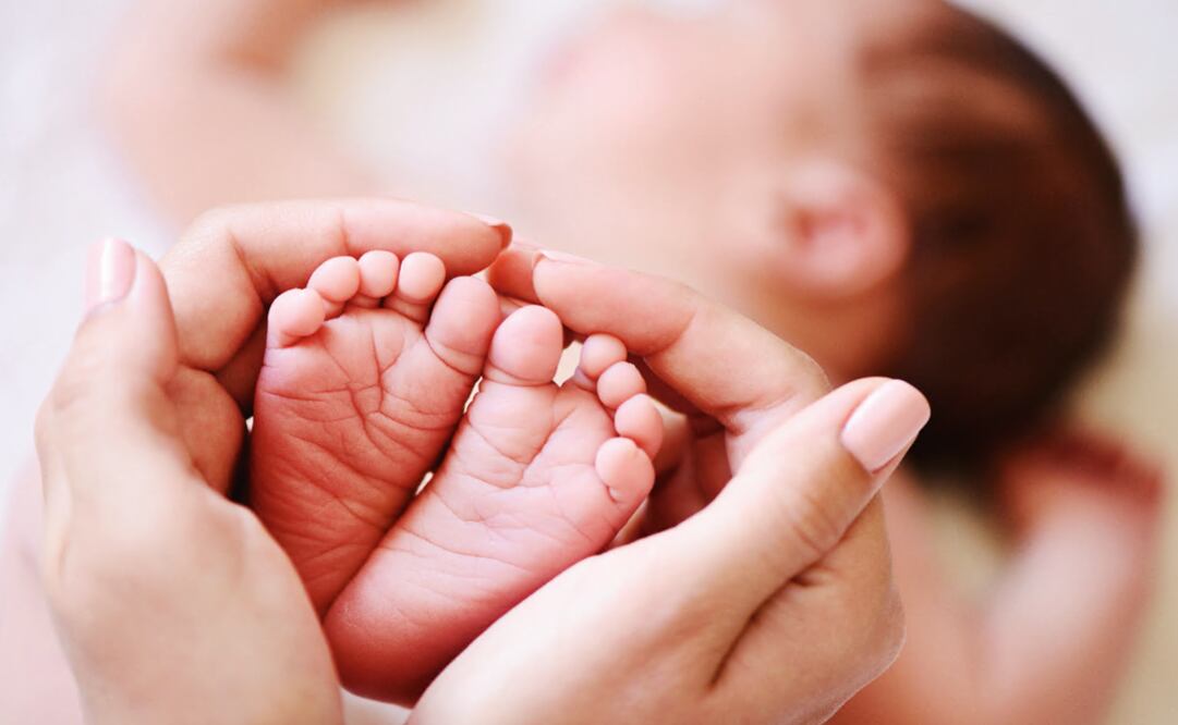 Society considered that when a couple welcomes a child, men must return to work a few days after the baby is born - Photo: File photo