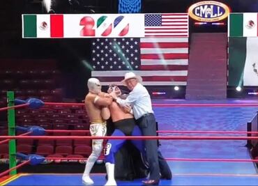 VIDEO: ¡Máscara contra sombrero! Ken Salazar le aplica la rendición a Atlantis Jr. con Místico