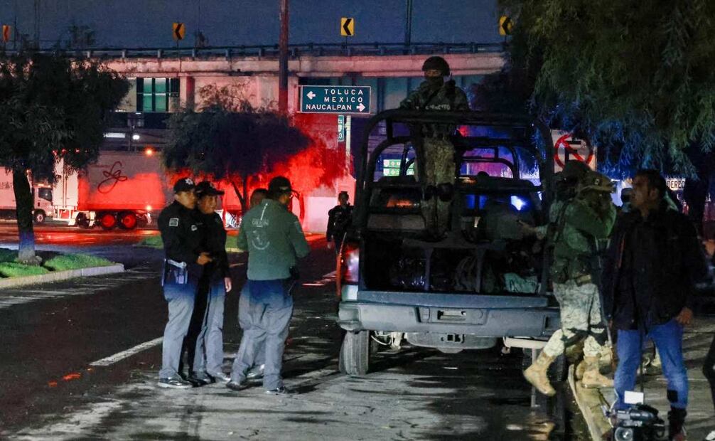 Aspectos del Aeropuerto de Toluca donde llegó Hernán Bermúdez, presunto líder de "La Barredora", desde Paraguay. Foto: Alejandro Vargas/ EL UNIVERSAL