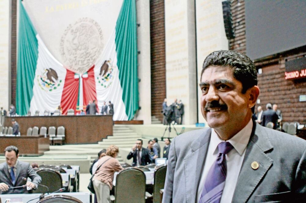 El empresario y político Manuel Espino destacó su reconocimiento y respeto al partido Movimiento Ciudadano, pese a sus diferencias ideológicas (IVÁN STEPHENS. EL UNIVERSAL)