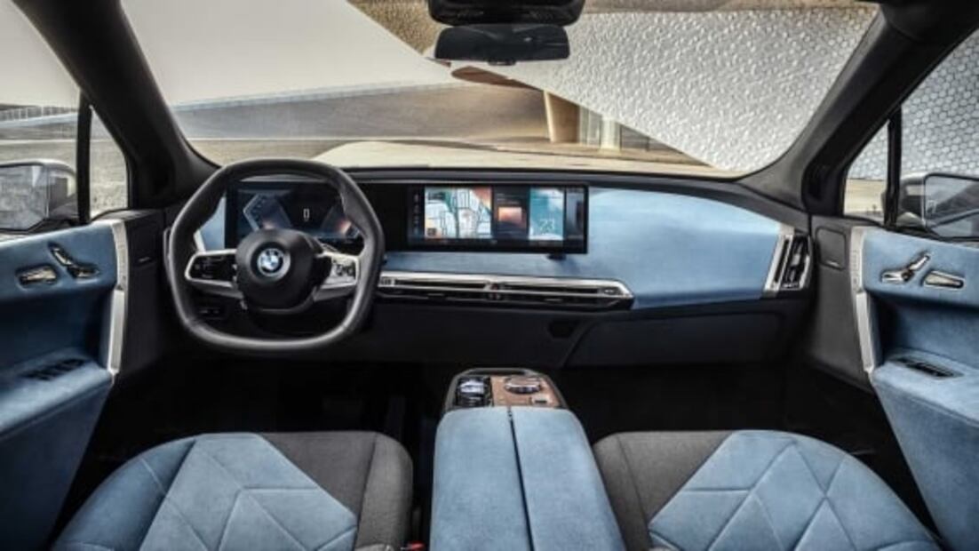 BMW iX, la camioneta eléctrica de lujo que tiene a Tesla en la mira 