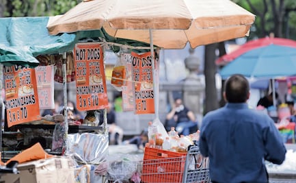 Extranjeros acusan precios excesivos en los puestos de la Alameda Central