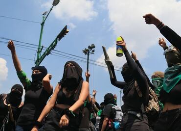 Manifestaciones, playas abarrotadas y besos en semáforo rojo y naranja, entre las fotos de la semana