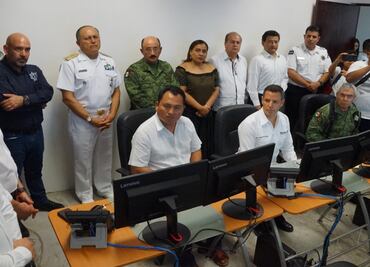 Alejandro Murat arranca sistema de videovigilancia C2 en Juchitán