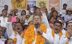 CHILPANCINGO, GUERRERO, 29 ABRIL 2018.- El exgobernador Ángel Aguirre Rivero reapareció en un mitin del PRD para apoyar a los candidatos Luis Estephano Cervantes García y Toño Gaspar. Foto: Cuartoscuro.com