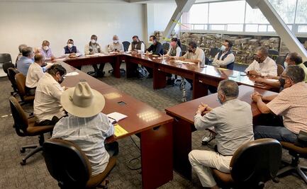 Tras 11 días incomunicados, comuneros bloquean carretera Transístmica en Oaxaca