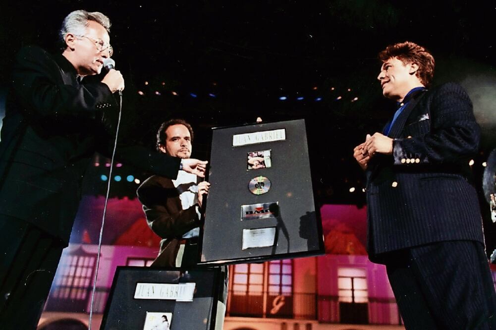 Recibió múltiples discos de oro por las ventas de sus producciones (ARCHIVO EL UNIVERSAL)