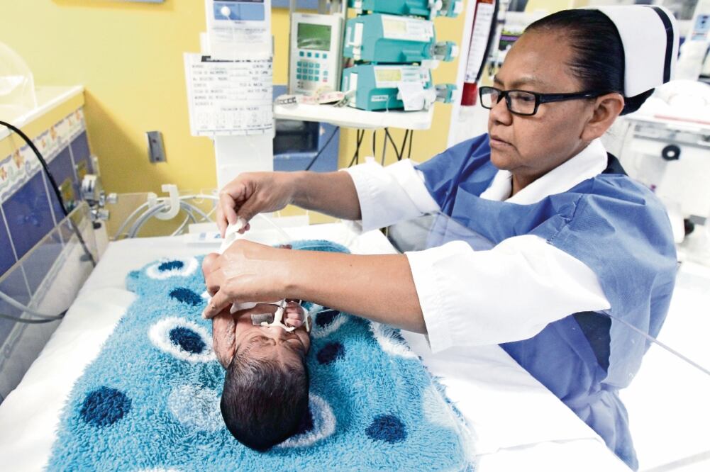 Uno de los bebés falleció por hidropesía fetal, mientras que la muerte de los otros puede estar relacionada con su nacimiento prematuro, dicen autoridades. (ESPECIAL)