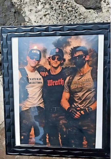 Jasso llevaba una foto generada con Inteligencia Artificial en la que lo acompañaban los asesinos de Columbine. Foto: Especial