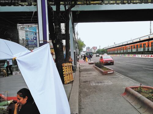 A Week After Opening, Users Denounce Trash on Cycle Lane