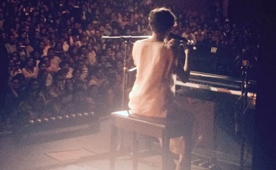 "Estoy muy nerviosa y emocionada, este es un sueño hecho realidad, gracias por acompañarme y acompañarnos", expresó la cantante. FOTO: Instagram/natalialafourcade