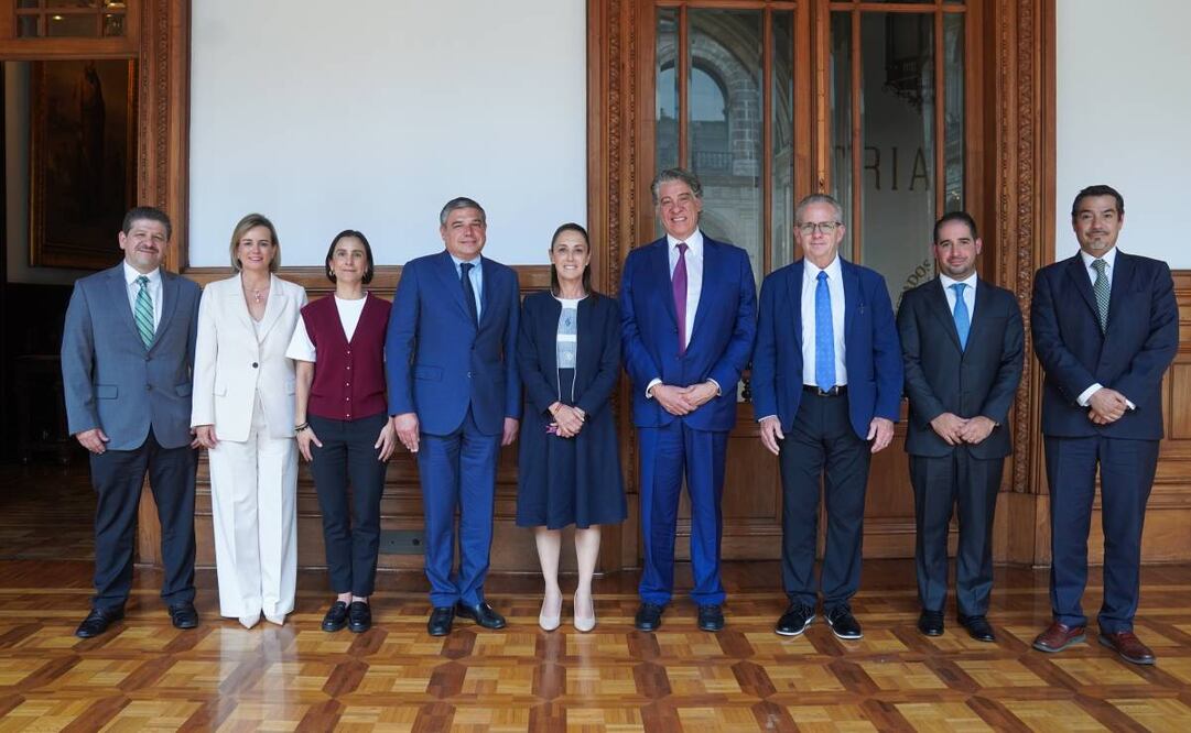Claudia Sheinbaum en Palacio Nacional con Lorenzo Simonelli, presidente y director ejecutivo de Baker Hughes. Foto: Presidencia