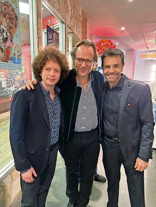 Michel Franco, director de Memoria; Peter Saasgard, protagonista del filme, y Eugenio Derbez, quien acudió a la premier en Los Ángeles. Foto: Mario Székely / EL UNIVERSAL