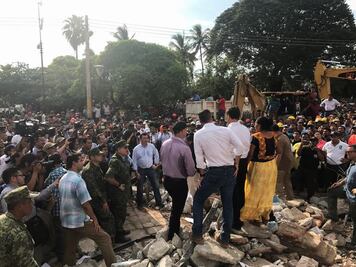 Declara Peña Nieto luto nacional por sismo de 8.2