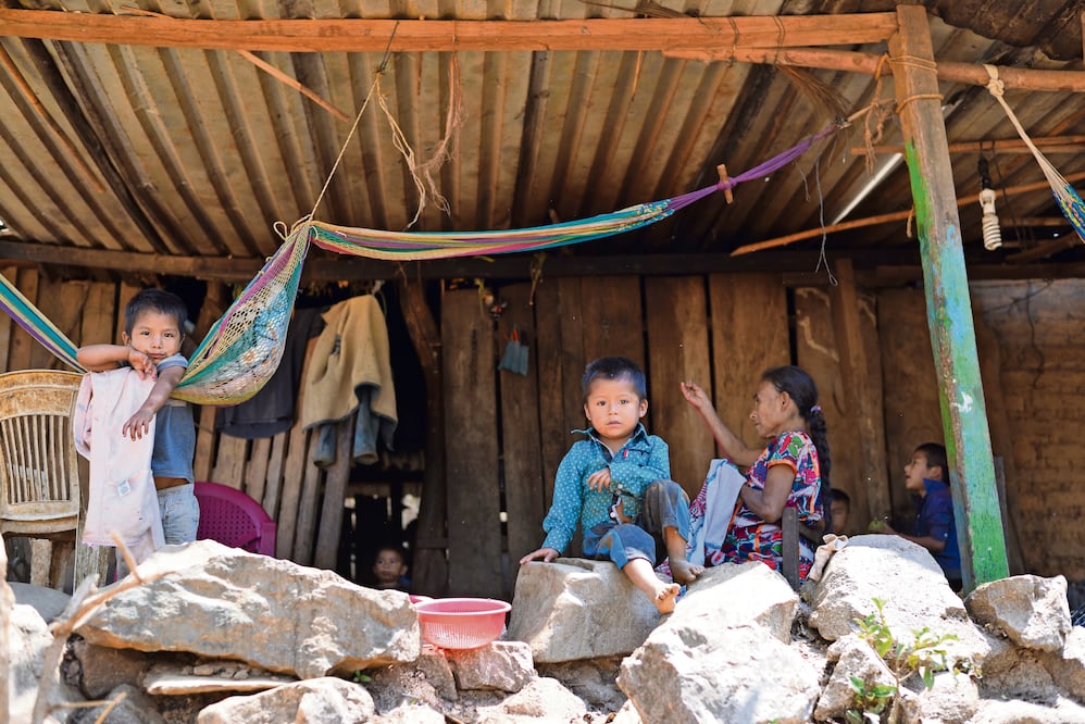En los municipios de la Montaña de Guerrero la gente muere por desnutrición, por falta de médicos, de medicinas o durante el parto. Foto: de SALVADOR CISNEROS. EL UNIVERSAL