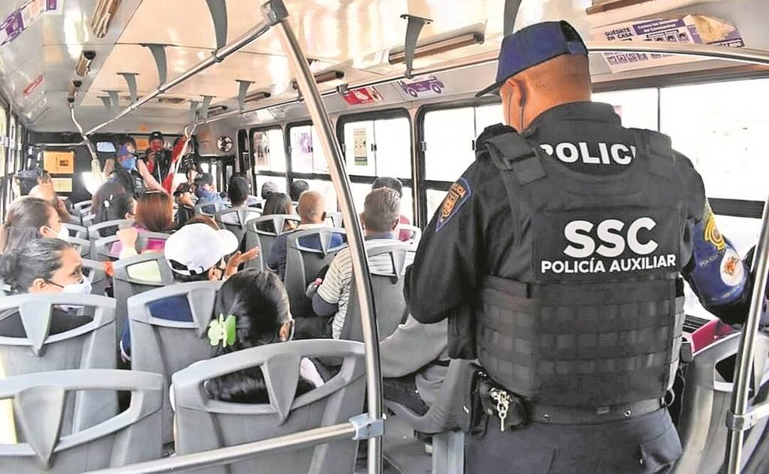 Un policía y un experto en temas de género viajarán en las unidades de transporte. Foto: Especial.