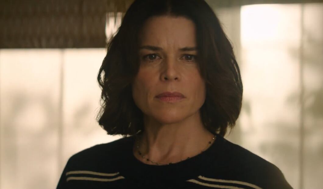 Esta vez, Sydney Prescott, sigue siendo el objetivo principal, en el que su pacífica vida se corrompe tras recibir una llamada de su antiguo enemigo. Foto: Captura de pantalla.