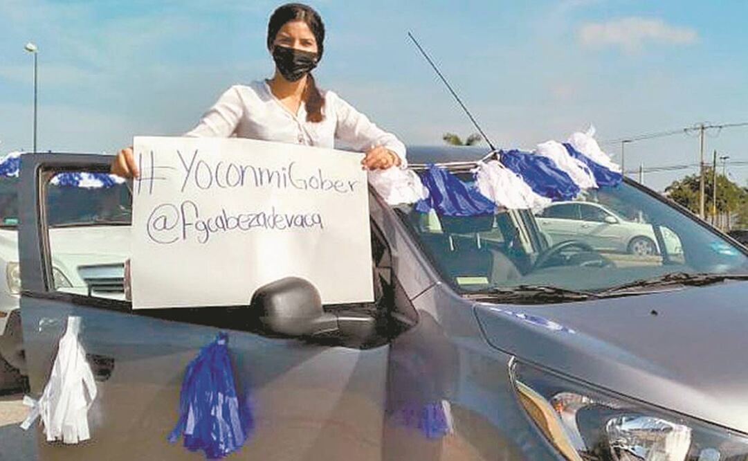 En Ciudad Victoria, Tamaulipas, cientos de automovilistas con banderas de AN desfilaron por calles principales para apoyar al gobernador. Foto: Tomada de Twitter