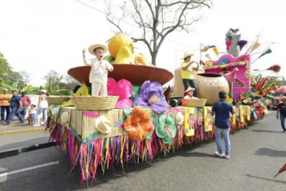 Celebran tradicional Desfile de Carros Alegóricos en Tabasco