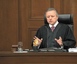 Jueza analiza amparo a Ley Zaldívar