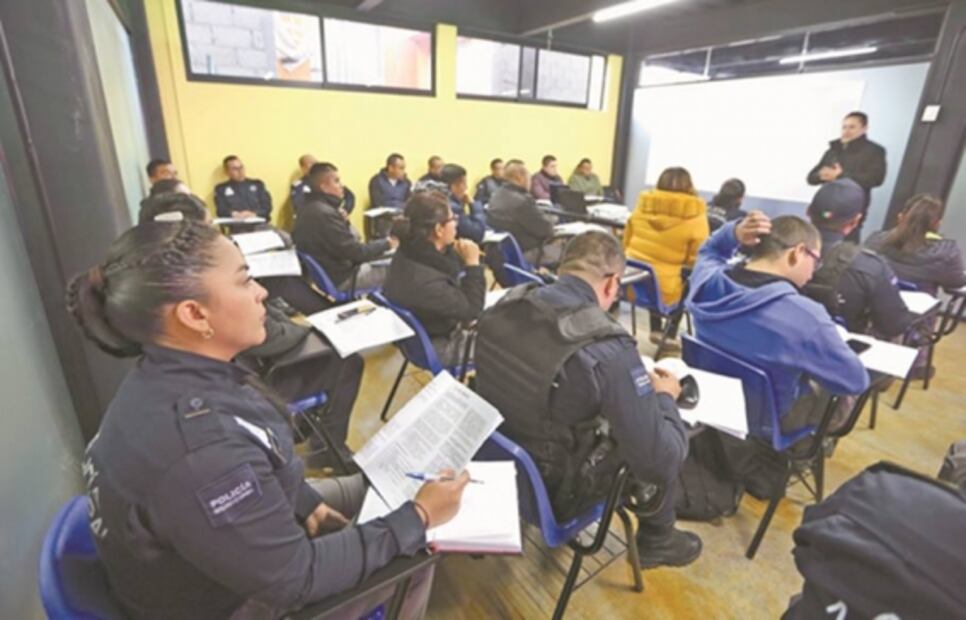 Capacitan a policías para erradicar la violencia de género