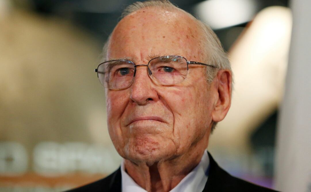 James Lovell, líder de la misión lunar del Apolo 13. Foto: AP