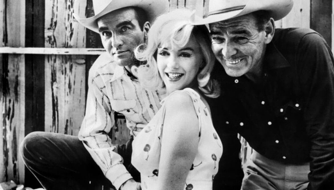 Muchas veces lo que pasa detrás de las cámaras, es más interesante que lo visto a través de ellas. Y en el caso de Marilyn Monroe esto aplica. Varias anécdotas han ido surgiendo desde hace más de seis décadas sobre sus distintas películas, de las cuales te presentamos algunas.