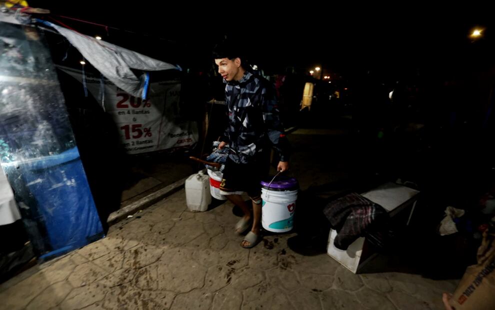 Retiran campamento de migrantes, que permanecía desde 2023 en avenida 100 Metros, en la alcaldía Gustavo A. Madero. Foto: Francisco Rodríguez/EL UNIVERSAL