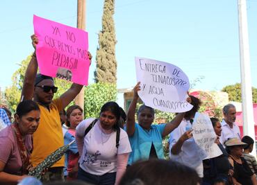 Entregan tinacos en Torreón… pero reclaman que no tienen agua para llenarlos