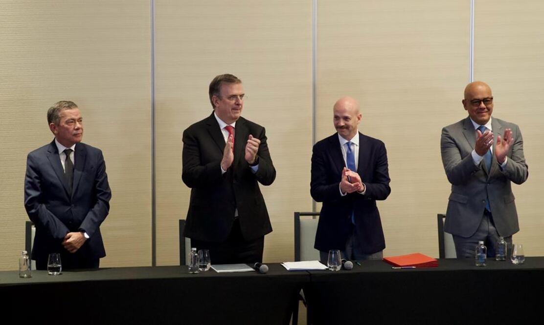 Ambas partes firmaron un acuerdo parcial para atender las necesidades sociales vitales y los servicios públicos en ese país. Foto: Germán Espinosa