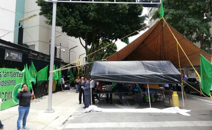 Campesinos instalan plantón en el Senado; demandan reunión con AMLO