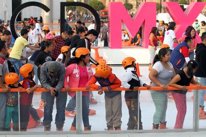Anuncian 3 pistas de hielo y 2 toboganes en el Zócalo