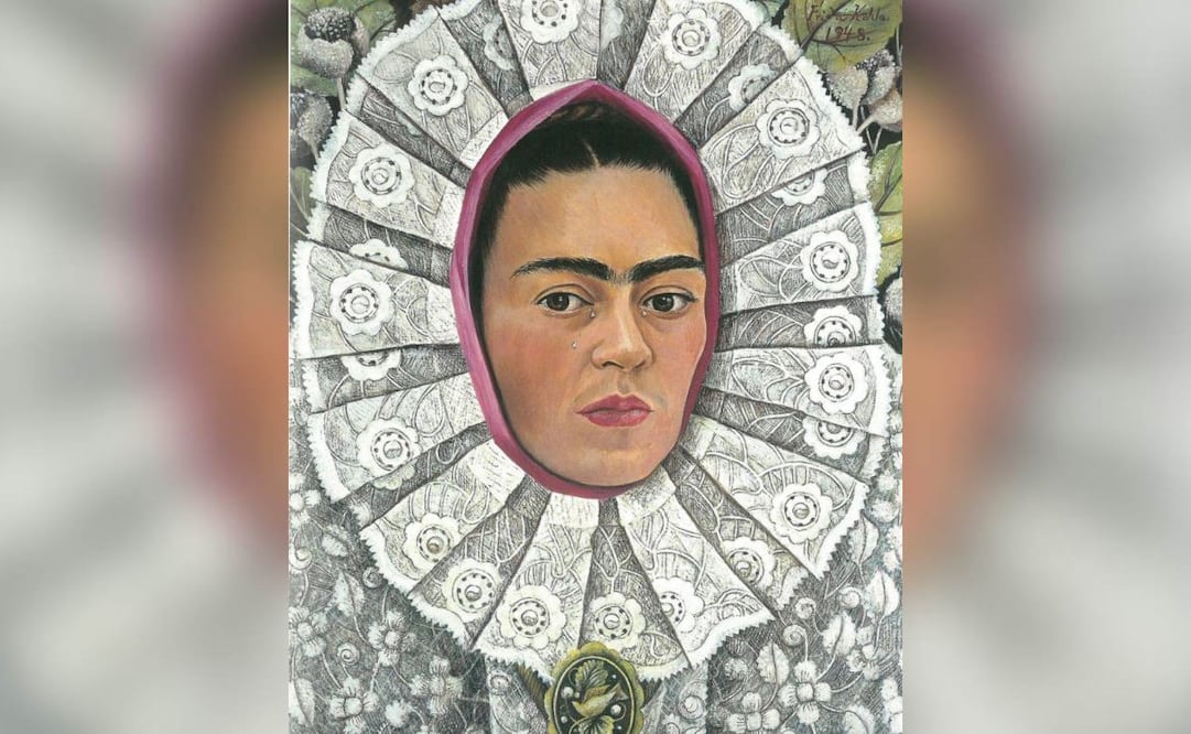 En autorretrato con medallón, (un óleo de 1948), Kahlo se pinta con lágrimas en su rostro y porta un traje de tehuana. Foto: COLECCIÓN PARTICULAR. D.R. @ 2007 BANCO DE MÉXICO