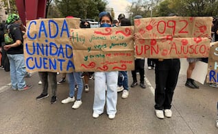 Estudiantes de Universidad Pedagógica Nacional protestan frente a la SEP en alcaldía Benito Juárez; exigen destitución de rectora