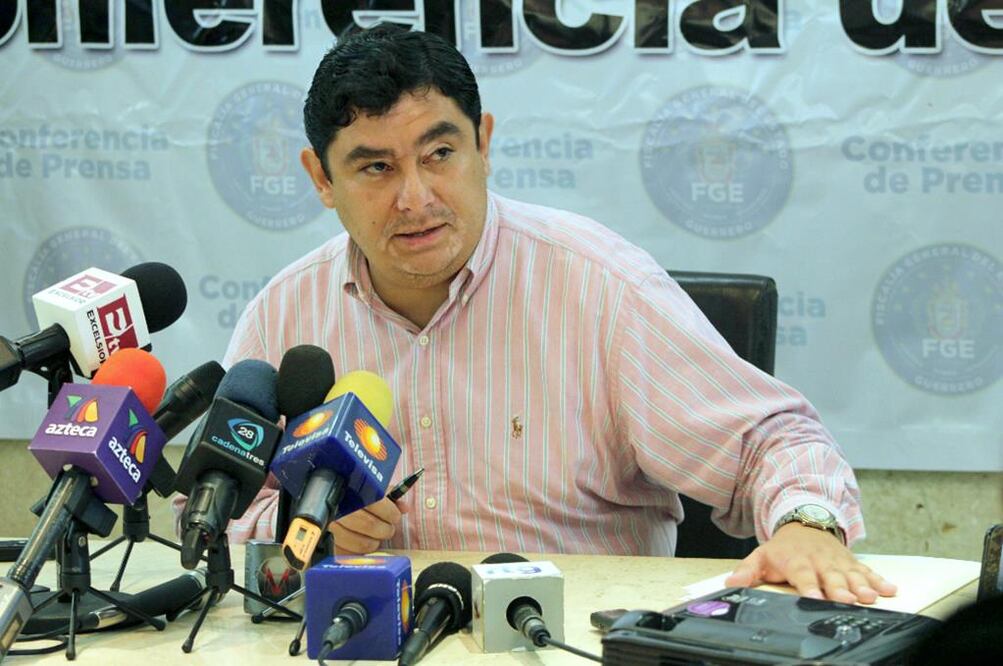 Iñaki Blanco Cabrera fue acusado por Sidronio Casarrubias, líder de 'Guerreros Unidos', de recibir 300 mil dólares (ARCHIVO EFE)