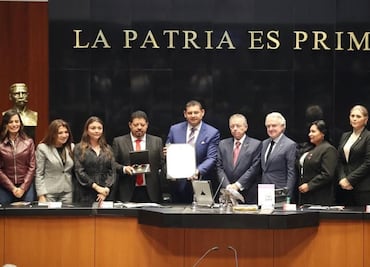 Desaira Ejecutivo Federal ceremonia de entrega de la Medalla Belisario Domínguez en el Senado