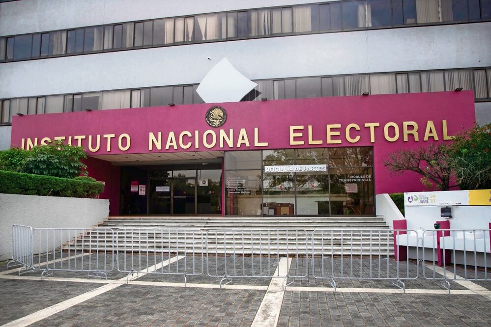 Fachada del INE, fotografía de Archivo EL UNIVERSAL